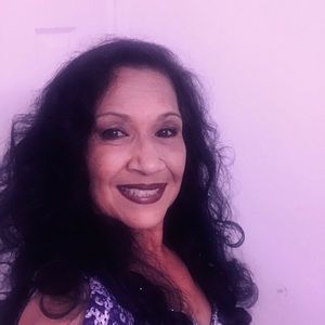 Meet your Posher, Desiree